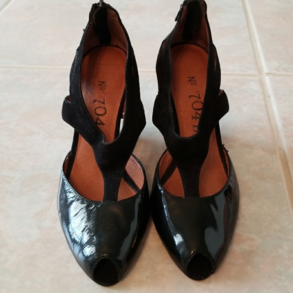 Women's 704b Black Suede Peep Toe Wedges Size 7.5